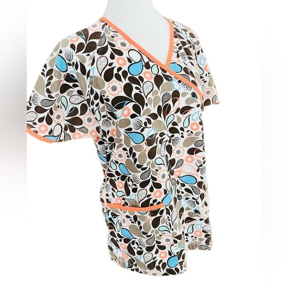 (2) UA Scrub Tops, set of (2) , size small - Picture 10 of 10